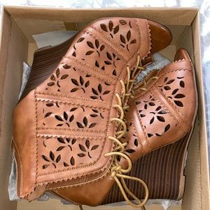 Altar’d State Wedges